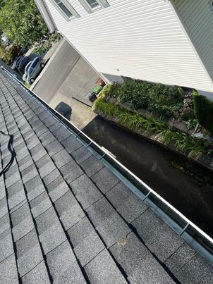 After cleanup: gutter cleared and ready for storm season in Saint-Bruno-de-Montarville